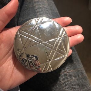 Preloved Dior highlighter in pink glow